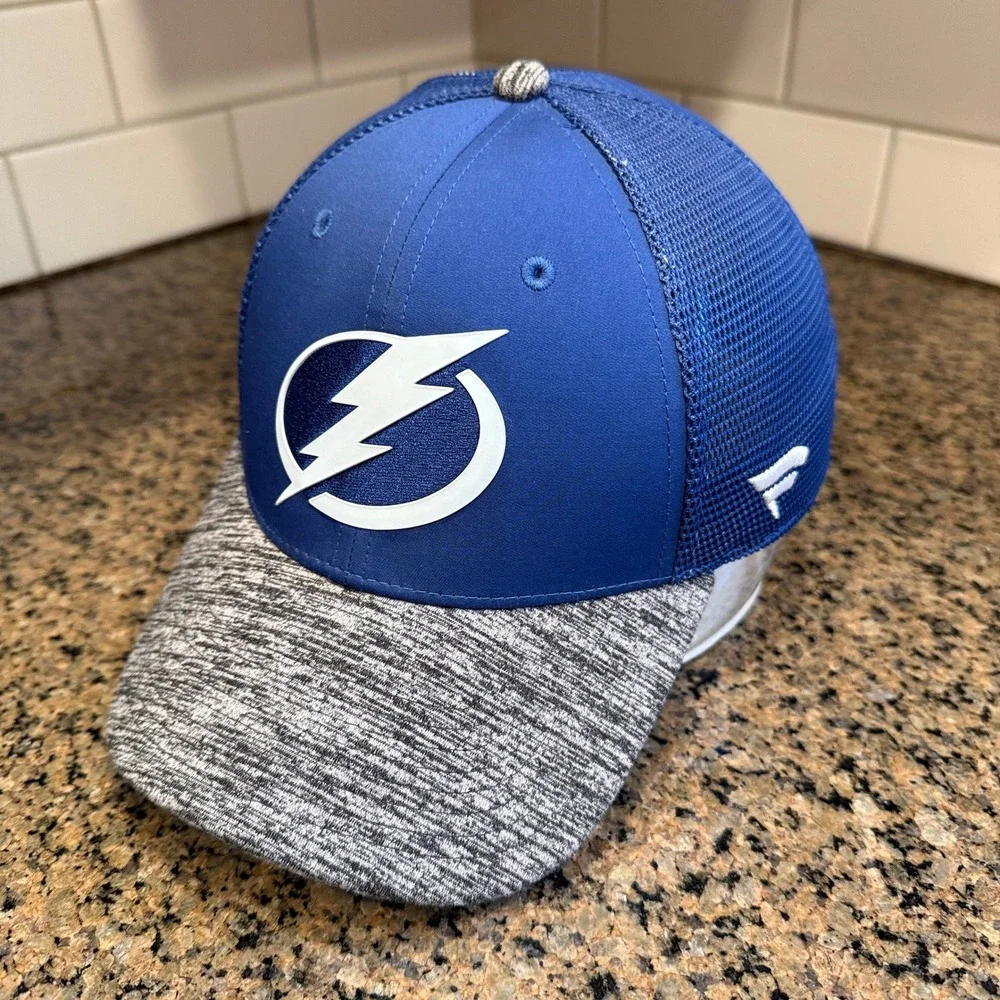 Tampa Bay Lightning NHL Fanatics Authentic‎ Pro Mesh Trucker Hat Cap Snapback